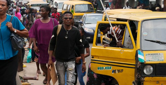 Invånare i Lagos, Nigerias största stad/Illustrationsbild Sunday Alamba / AP