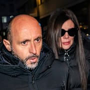 Jacques Moretti, delägare i baren Le Constellation, är fortsatt häktad. 