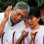 Htin Kyaw och Aung San Suu Kyis år 2010.