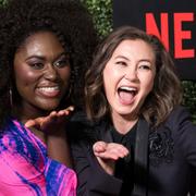 Danielle Brooks och Kimiko Glenn vid premiären av Netflixs "Orange Is the New Black" 2017.