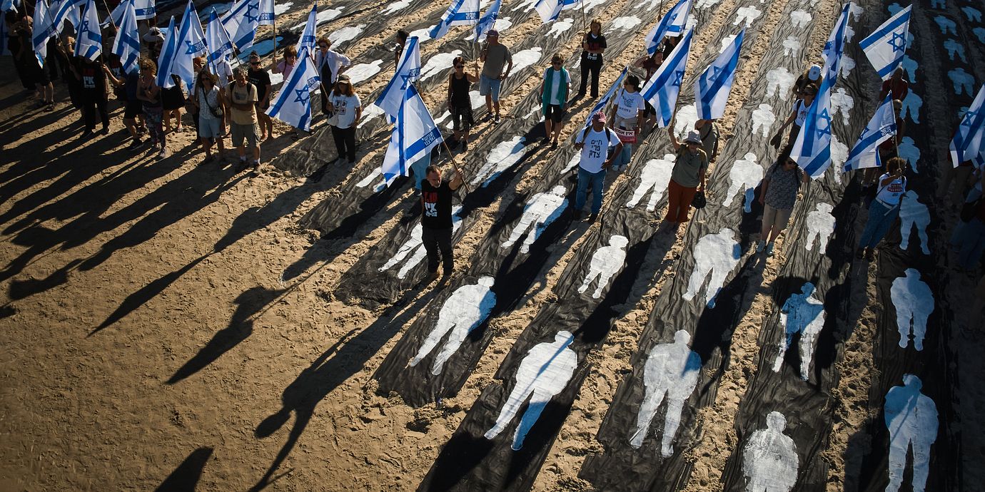 Installationen ”Kostnaden av misslyckandet” på stranden i Tel Aviv i Israel.