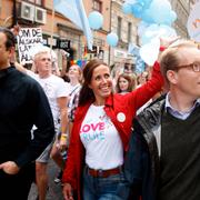 Filippa Reinfeldt i Prideparaden 2010.