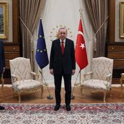 EU-rådets ordförande Charles Michel, Turkiets president Recep Tayyip Erdogan och EU-kommissionens ordförande Ursula von der Leyen. 