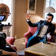 Hanif Bali, riksdagsledamot för M, fotograferad i riksdagen när han blir intervjuad av BBC World News, 24 januari.