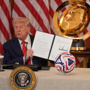 Donald Trump och Gianni Infantino under nattens möte.
