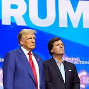 Donald Trump och Tucker Carlson under ett kampanjmöte 2024.