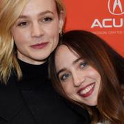 Carey Mulligan och Zoe Kazan 2018.