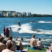 Vattenskotrar vid Hornsbergs strand i Stockholm. 