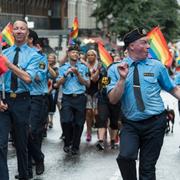 Föreningen för gaypoliser i Sverige deltar i prideparaden i Stockholm 2016.