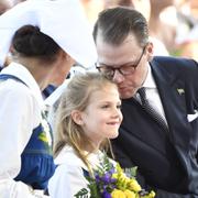 Kronprinsessan Victoria, prinsessan Estelle och prins Daniel under nationaldagsfirandet 2019.