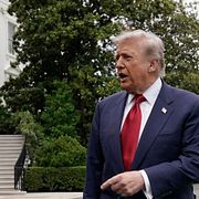 Trump utanför Vita huset.