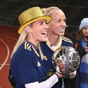 Rosengårds Olivia Schough och Caroline Seger firar SM-guld 2024.