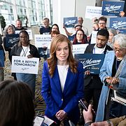 Mallory McMorrow i Michigan avbröt sin kampanj efter att en falsk mätning gett henne svaga siffror.