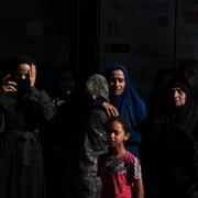 Sörjande kvinnor i Nuseirat i Gaza, 8 juli 2025. 