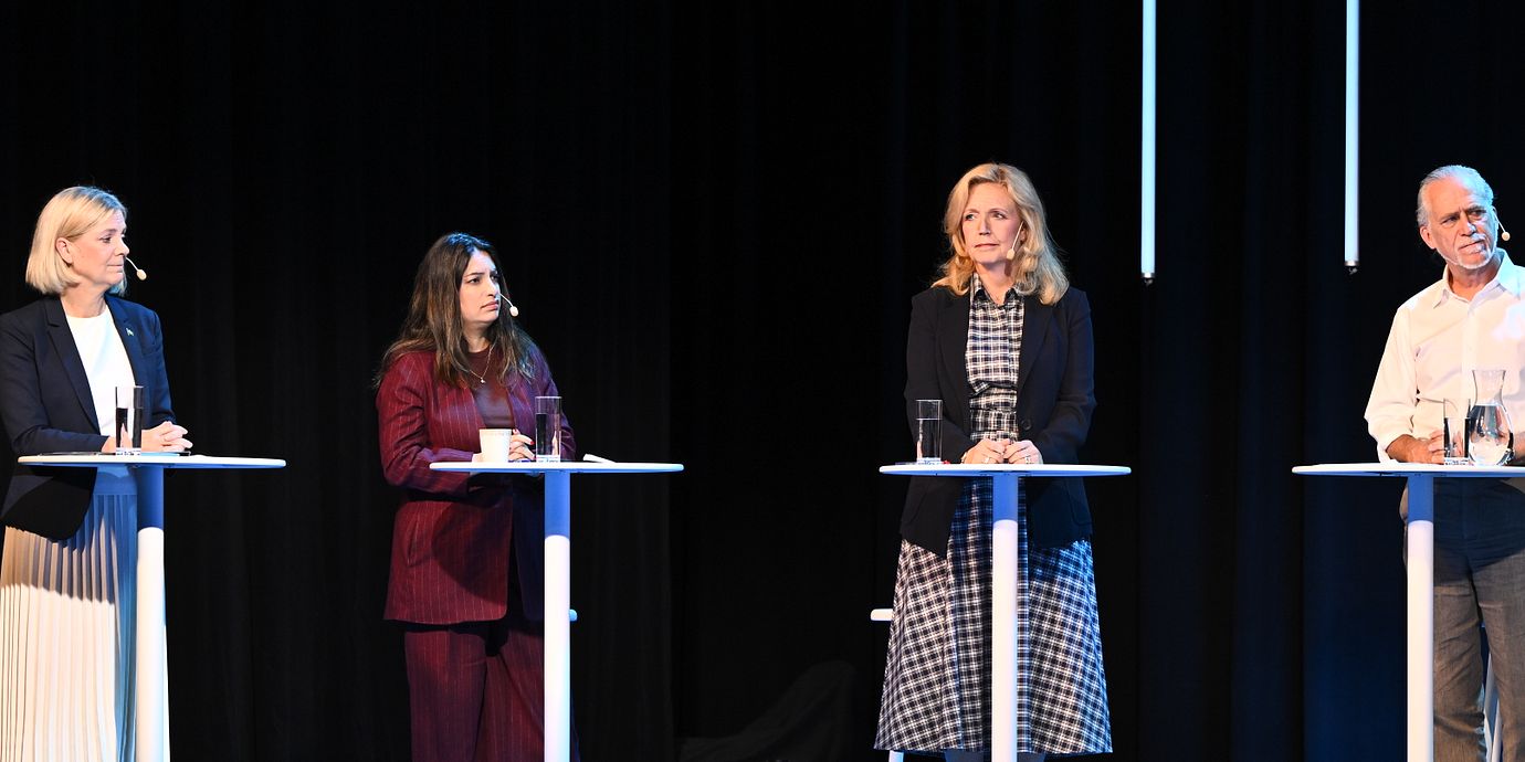 Arkivbild: Partiledarna Magdalena Andersson (S), Nooshi Dadgostar (V), Elisabeth Thand Ringqvist (C) och Daniel Helldén (MP) under Sveriges Radios slutdebatt inför valet den 4 september 2026.