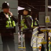 Poliser efter attacken på Victoria Station.