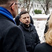 Zelenskyj med bland andra Danmarks statsminister Mette Frederiksen, 24 februari.
