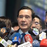 Ma Ying-jeou möter pressen inför resan.