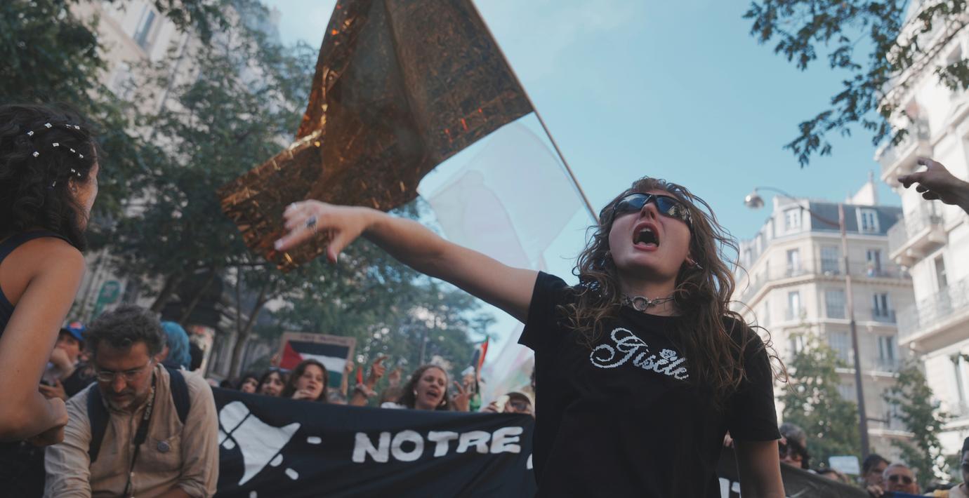 Demonstranter i Paris den 18 september 2025. 