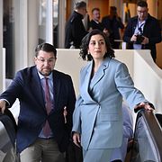 Liberalernas partiledare Simona Mohamsson (L) och Sverigedemokraternas Jimmie Åkesson (SD) innan pressträffen 13 mars.