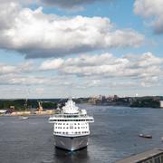 Birka Cruises fartyg M/S Birka Stockholm anländer till hamnen vid Slussen. 