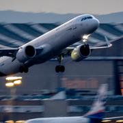 Arkivbild. Lufthansaplan på flygplatsen i Frankfurt.