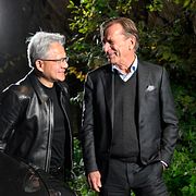 Nvidias vd Jensen Huang och Volvo Cars vd Håkan Samuelsson presenterar ett utökat samarbete, 15 oktober.
