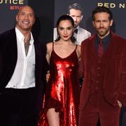 Dwayne Johnson, Gal Gadot och Ryan Reynolds spelar i den nya filmen ”Red Notice”.