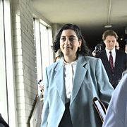 Simona Mohamsson lämnar mötet när Liberalerna har partistyrelsemöte under fredagen om SD och regeringsfrågan.