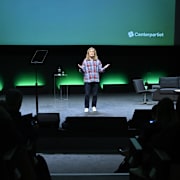 Partiledaren Elisabeth Thand Ringqvist (C) håller tal under Centerpartiets kommundagar. 