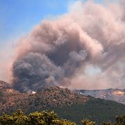 Branden rasar i Ávilaprovinsen i Spanien.