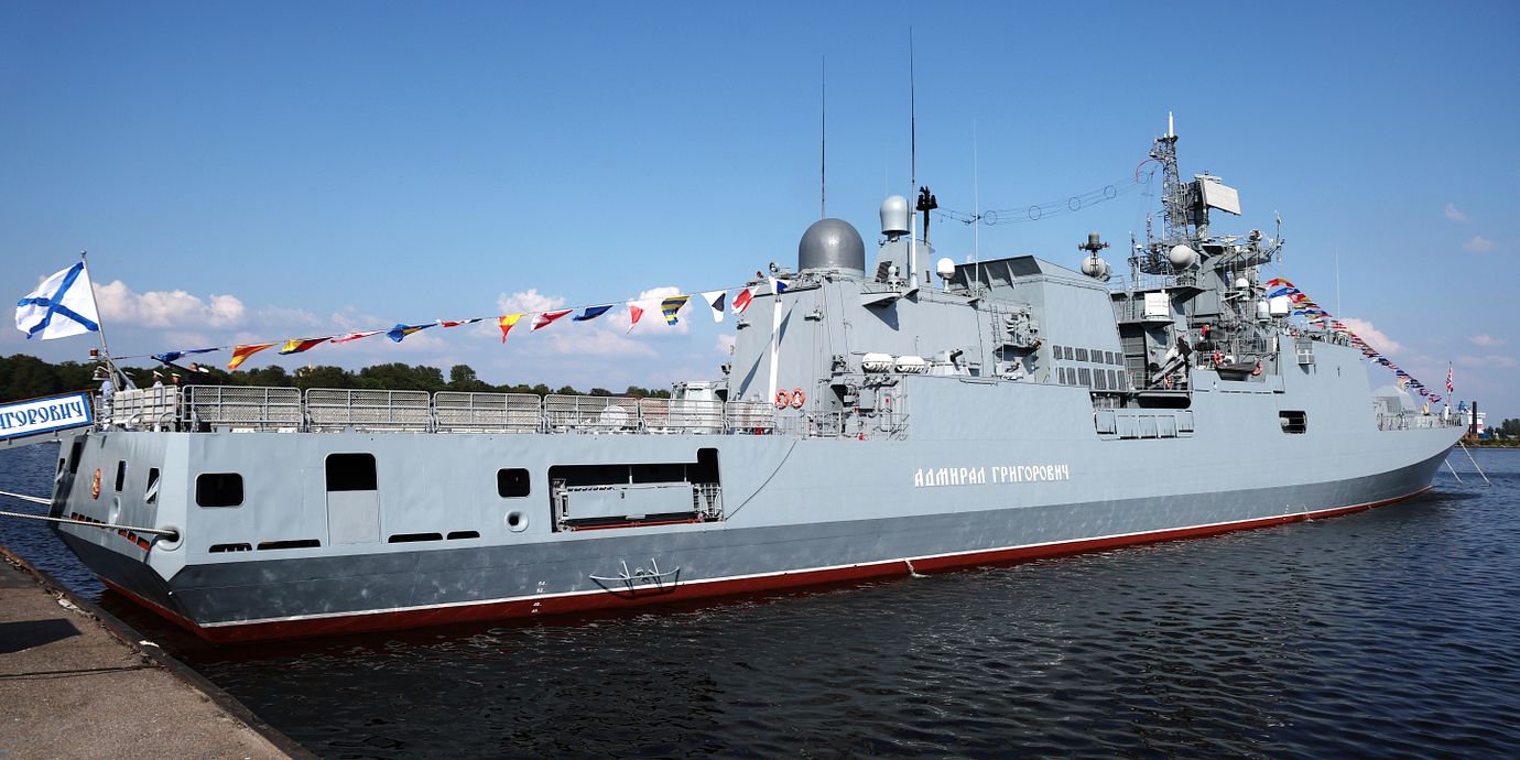 Arkivbild: Enligt uppgifter till Sky News rör det sig om fregatten Admiral Grigorovitj, här i Kronstadt utanför Sankt Petersburg den 27 juli 2025.