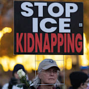 Kritiken mot ICE har varit omfattande och undersökningar visar att en majoritet av amerikanerna inte står bakom myndighetens agerande. 