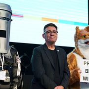 Lord Binface, Andy Burnham och Rob Pownall i rävdräkt.