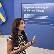 Kulturminister Parisa Liljestrand (M) håller pressträff.