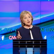 Demokratiska presidentkandidaterna Hillary Clinton och Bernie Sanders under en debatt i Las Vegas 2015. 