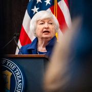 USA:s finansminister Janet Yellen: USA vidtar omfattande åtgärder mot Rysslands främsta inkomstkälla för att finansiera sitt brutala och olagliga krig.