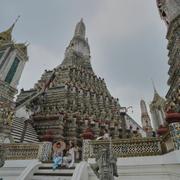 Det välkända buddhistiska templet ”Temple of Dawn” i Bangkok. 