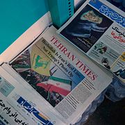 Tidningar i Teheran på söndagen.