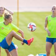 De svenska stjärnorna Anna Anvegård, Fridolina Rolfö och Sofia Jakobsson under ett träningspass i Tokyo.