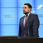 Liberalernas partiledare Simona Mohamsson (L) och Sverigedemokraternas Jimmie Åkesson (SD).