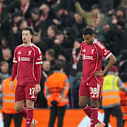 Liverpool-spelarna deppar. 