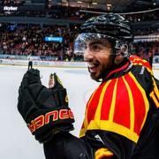 Brynäs Bobby Trivigno jublar efter 2-1.