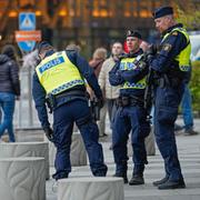 Polisen utanför Eurovision-arenan under genrepet. 