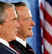 George W Bush och George HW Bush (2008). Gerald Herbert / TT / NTB Scanpix