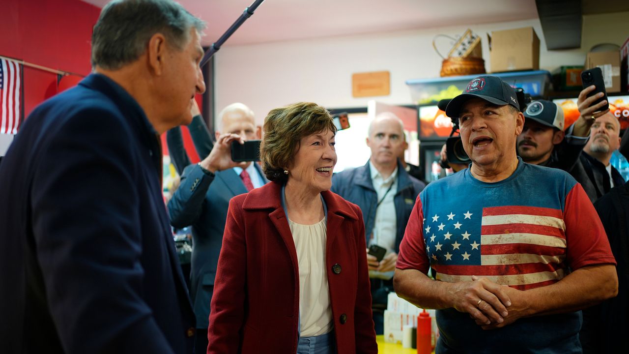 Susan Collins på en restaurang, 21 oktober
