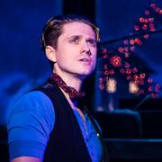 Aaron Tveit i musikalen ”Moulin Rouge”. 