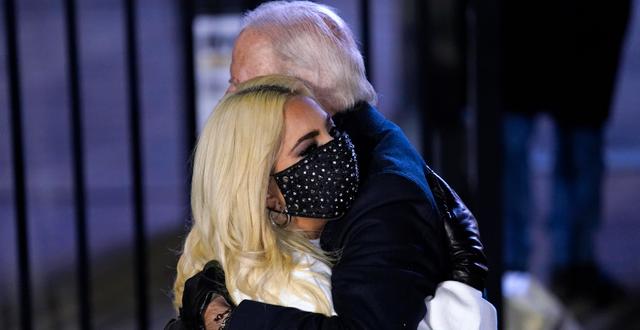 Lady Gaga och Joe Biden Andrew Harnik / TT NYHETSBYRÅN