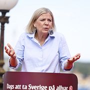 Socialdemokraternas Magdalena Andersson håller tal på Mosebacke i Stockholm.