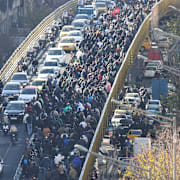 Demonstranter i Teheran den 29 december. Arkivbild.